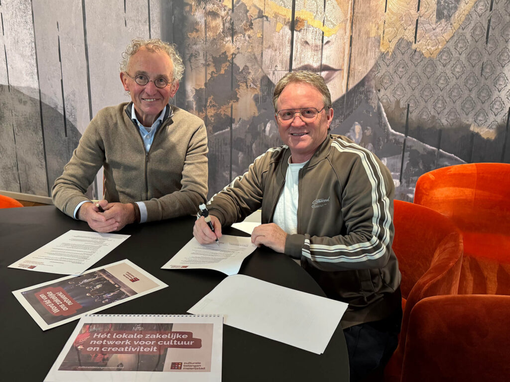 George Jentjens en Emiel Barten ondertekenen sponsoring